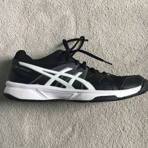 ASICS  Volleyball Sneaker